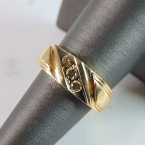Womens Vintage Estate 10K Yellow Gold Diamond Ring 3.4g E737