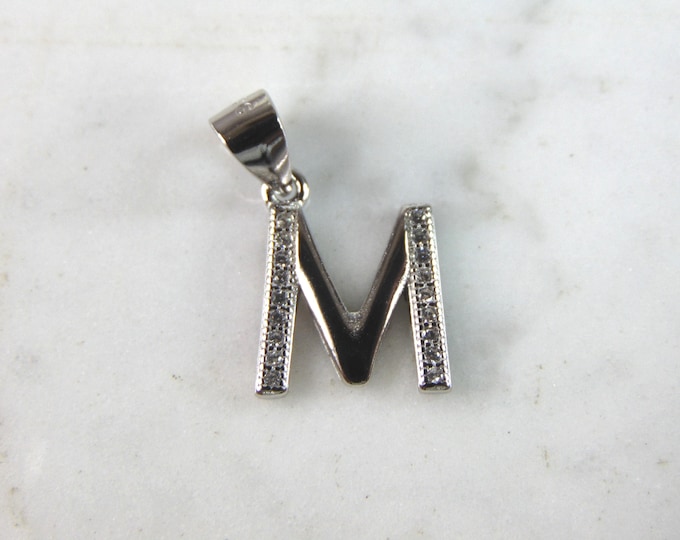 Womens Vintage Estate Sterling Silver CZ Letter "M" Pendant 1.5g E795