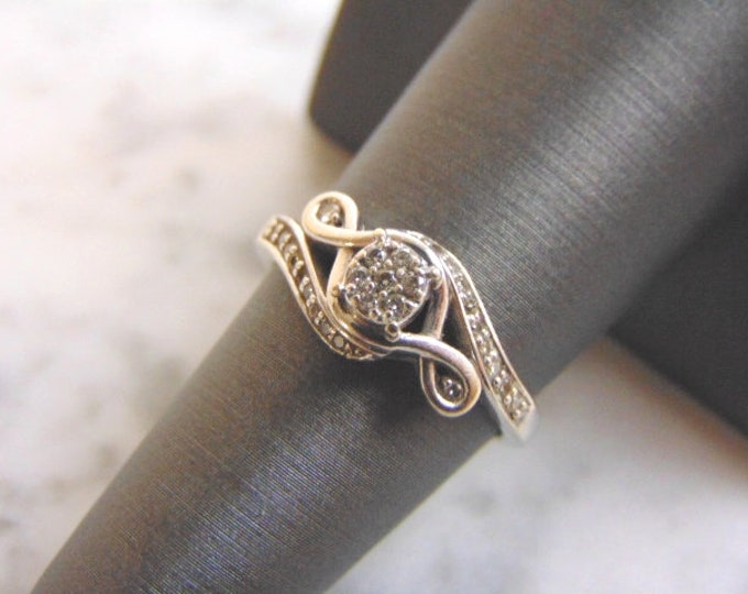 Womens Vintage Estate 10K White Gold Ring Diamond Ring, 3.4g, E3854
