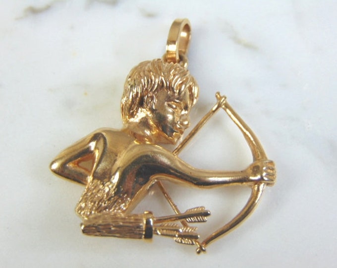 Vintage Estate 14k Gold Bowhunter Pendant 11.4g E3056