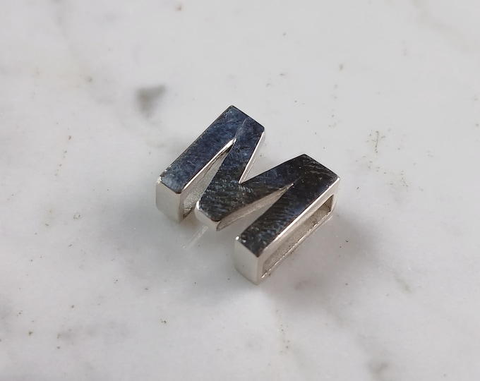 Womens Sterling Silver Initial Block Letter " M " Pendant 4.9g E5094