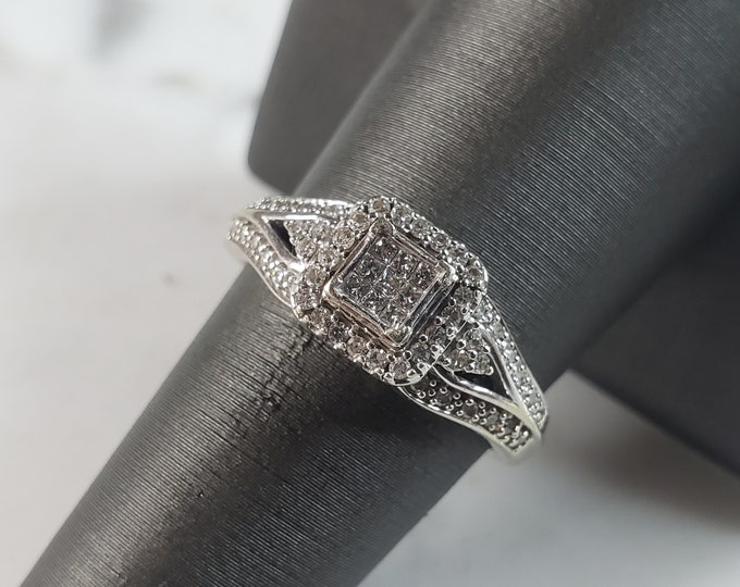 Womens Vintage Estate 10K White Gold Diamond Ring, 3.9g E1147