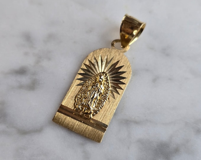 Vintage Estate 14K Yellow Gold Religious Catholic Mary Pendant 2.4g #E6571