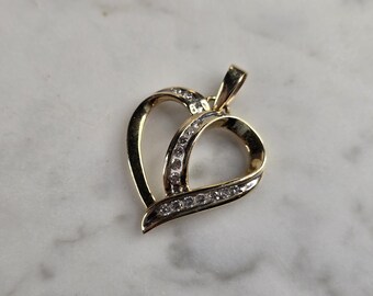 Womens Vintage Estate 14K Yellow Gold Diamond Heart Pendant 2.3g E4823