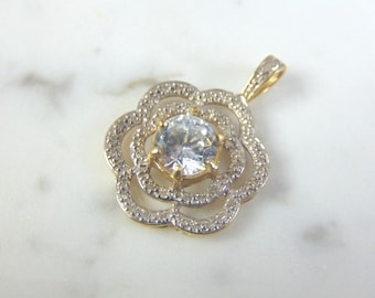 Womens Vintage Estate 10K Gold Diamond Flower Pendant 2.5g E3200