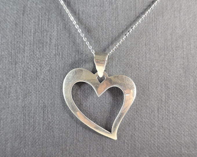 Womens Vintage Estate Sterling Silver Heart Pendant Necklace 4.4g E1436