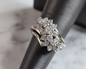 Womens Vintage Estate 18k White Gold Diamond Cluster Ring 6.3g  E7607