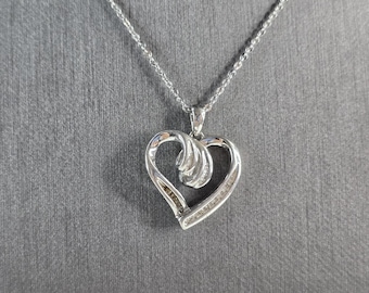 Womens Vintage Estate Sterling Silver Diamond Heart Pendant Necklace 5.8g E4983