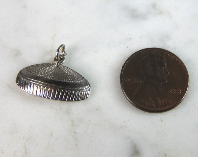 Womens Vintage Estate Sterling Silver The Domed Stadium Charm 1.8g E2242