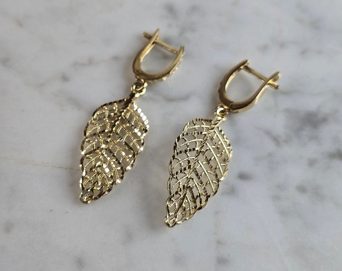 Pr Womens Vintage Estate 14K Gold Filigree Dangle Leaf Earrings, 3.7g E5655