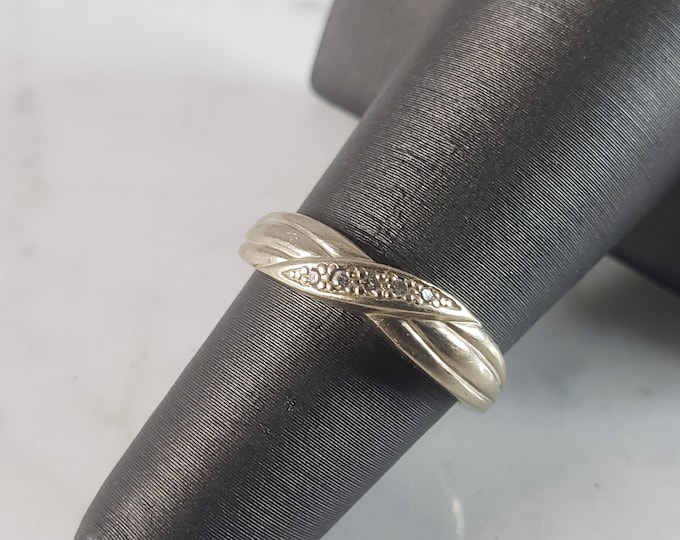 Womens Vintage Estate 14K Yellow Gold Diamond Ring 3.0g E2700
