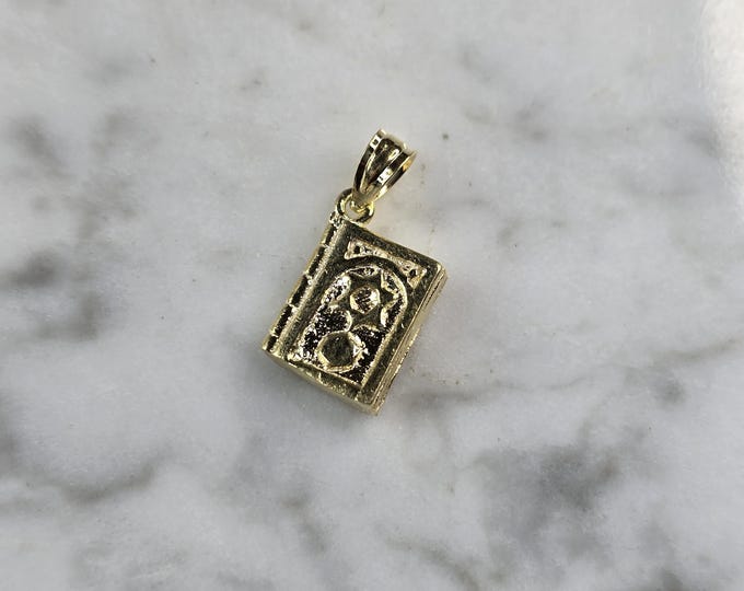 Sterling Silver Gold Tone Jewish Judaica Hebrew Torah Charm Pendant 2.3g E7167