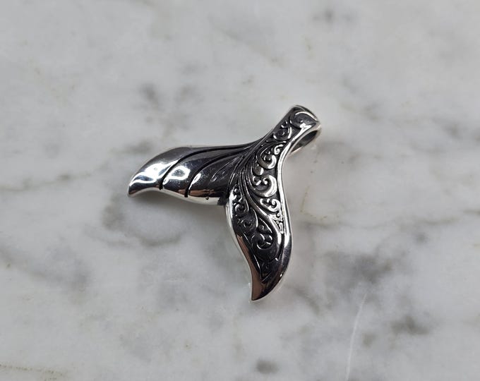 Womens Sterling Silver Modernist Whale Tail Pendant 8.2g E5806