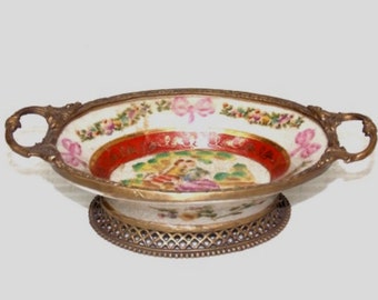 Decorative Victorian Art Nouveau Style Porcelain Soap Dish w/ Bronze