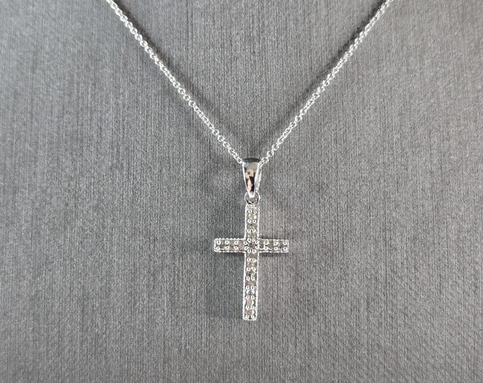 Womens 14K White Gold Necklace w/ 10k White Gold Diamond Cross Pendant E7912