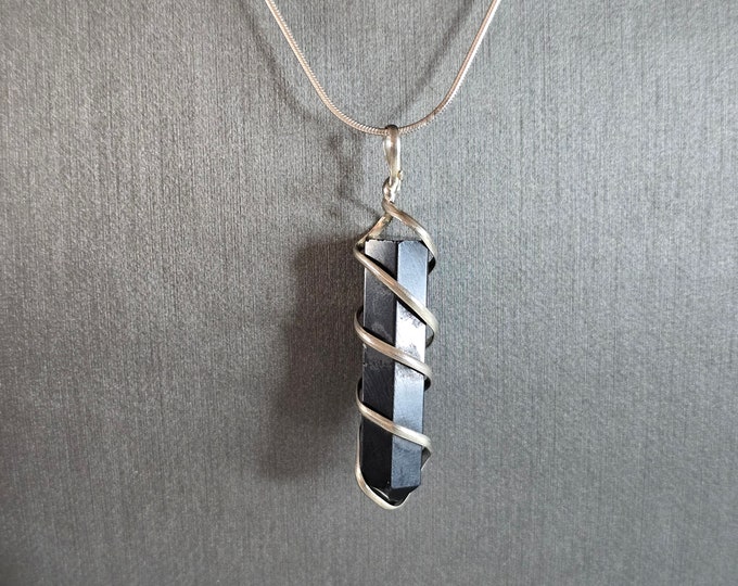 Womens Vintage Estate Sterling Silver Necklace w/ Prism Pendant 9.0g E7169