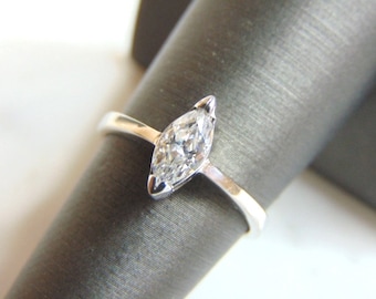 Bague en pierre vintage vintage Estate Sterling W / CZ Stone 2.2g E3890