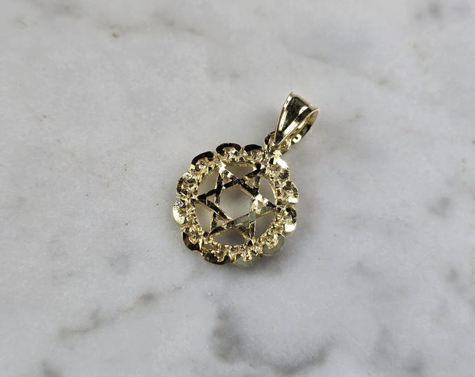 Sterling Silver Gold Tone Jewish Judaica Star of David Pendant, 1.0g E7179