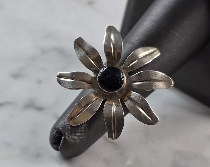 Womens Vintage Estate Sterling Silver Flower Ring 5.3g E1931
