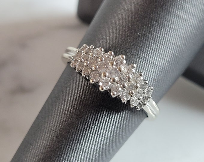Womens Vintage Estate 14k White Gold Diamond Cluster Ring 2.8g  #E6545