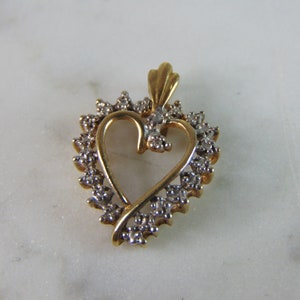 Womens Vintage Estate 10K Yellow Gold Heart Pendant 1.5g E846