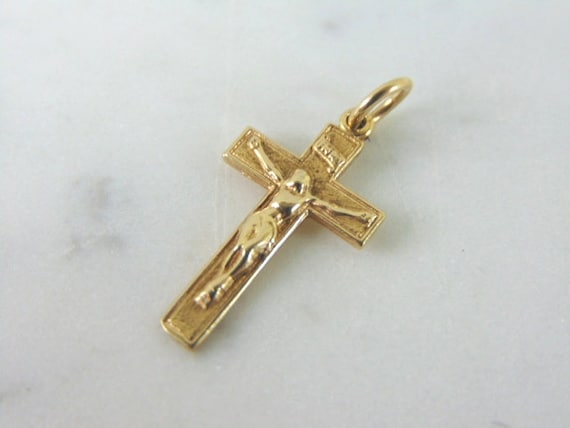 Vintage Estate 14K Gold Religious Jesus on Cross … - image 1