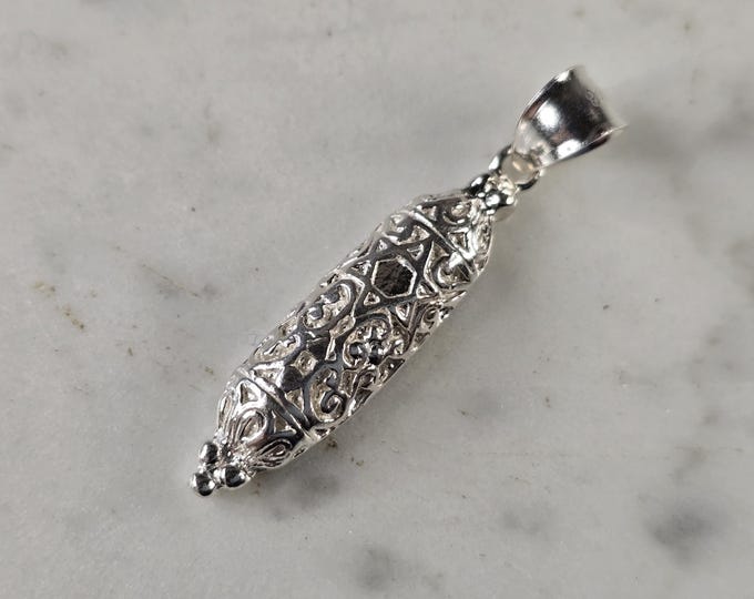 Sterling Silver Jewish Judaica Hebrew Mezuzah Pendant 5.8g E1675