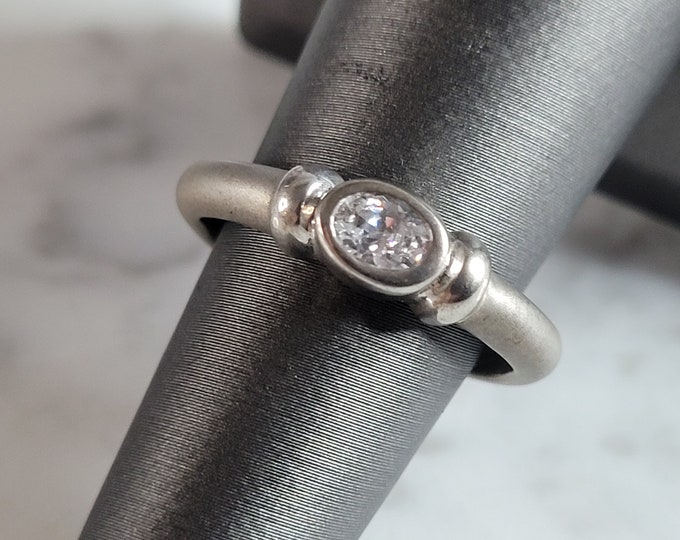 Womens Estate Sterling Silver Modernist CZ Ring 4.2g E6673