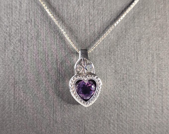Womens Vintage Estate Sterling Silver Amethyst Heart Pendant Necklace 4.2g E4727