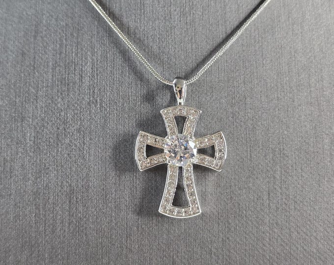 Womens Vintage Estate Religious Sterling Silver CZ Cross Necklace 8.4g E5760