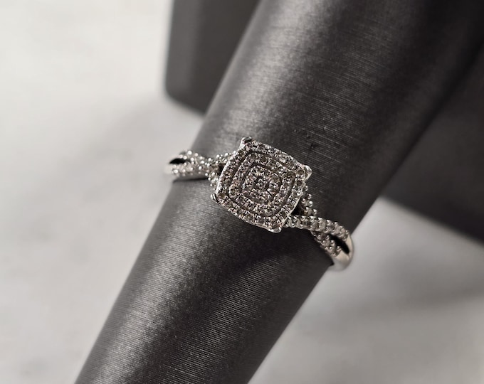 Womens Vintage Estate 10K White Gold Diamond Ring, 1.7g E4502