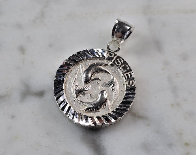 Womens Vintage Estate Sterling Silver Zodiac Pisces Pendant 3.5g E5686
