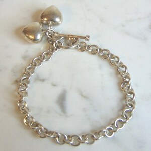 Womens Vintage Estate Sterling Silver Heart Charm Bracelet 23g E5774