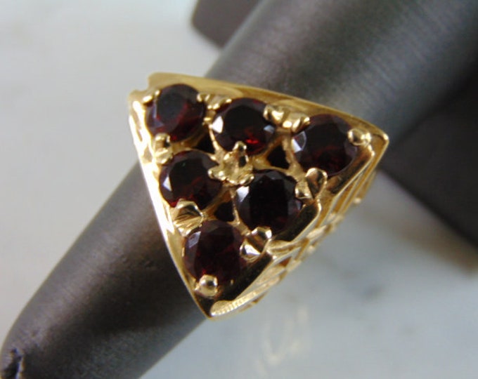 Unusual Womens Vintage Estate 14K Gold Garnet Cocktail Ring 13.8g E896