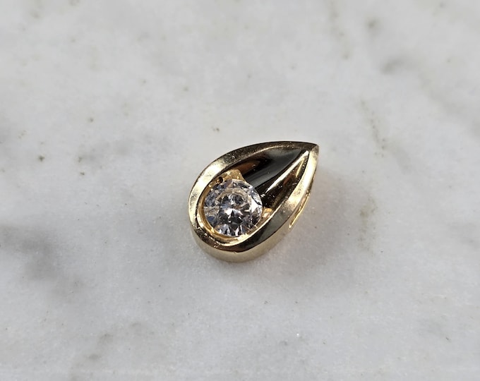 Womens Vintage Estate 14K Gold Tear Drop Diamond Pendant 1.2g E3391
