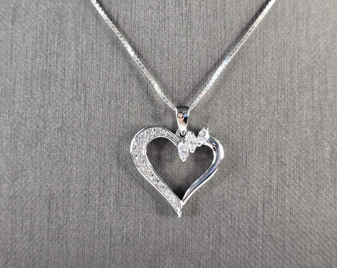Womens Vintage Estate Sterling Silver CZ Heart Pendant Necklace 4.4g E7613