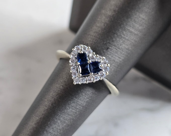 Womens Vintage Estate 14K White Gold Diamond Sapphire Heart Ring 3.3g E6048