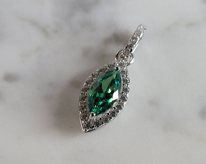 Womens Estate Sterling Silver Modernist CZ Pendant 1.7g E6783