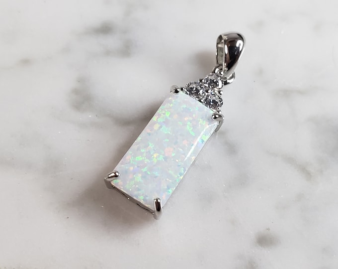 Womens Sterling Silver Opal Stone Pendant 2.0g E4105