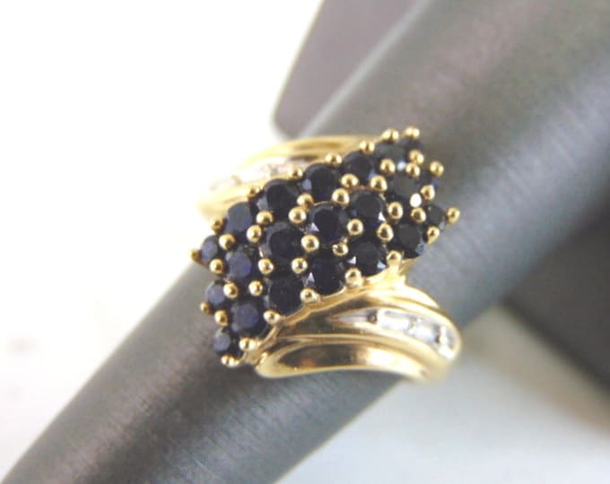 Womens Vintage Estate 10k Gold Sapphire Cluster Ring 5.0g E759