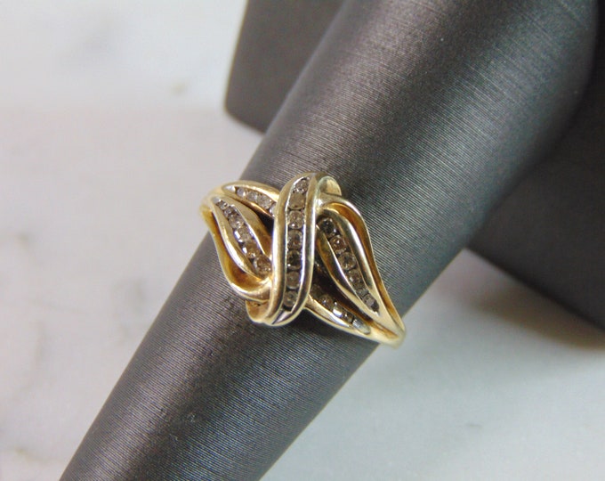 Womens Vintage Estate 10K Yellow Gold Modernist Diamond Ring 2.8g E720