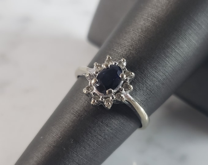 Womens Vintage Estate 10K Gold Sapphire & Diamond Ring 2.3g E2737