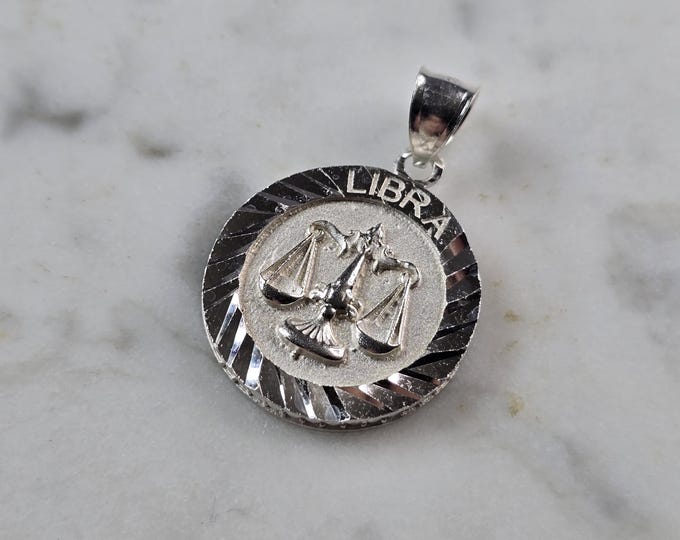 Womens Vintage Estate Sterling Silver Zodiac Libra Pendant 3.5g E5685