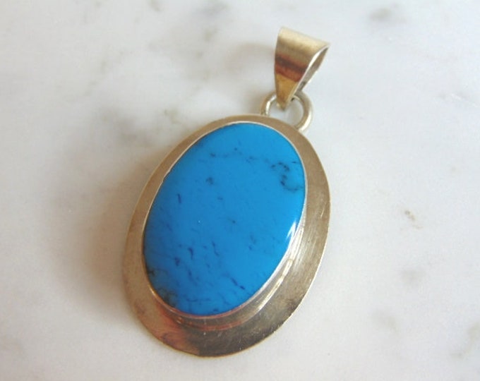 Womens Vintage Estate Sterling Silver Turquoise Colored Pendant 12.3g E5516