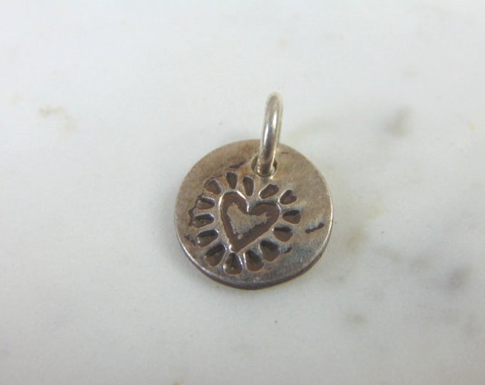 Womens Vintage Estate Sterling Silver Heart Charm 1.6g E2156