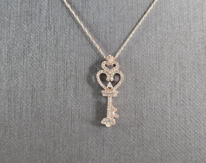 Women Vintage Estate 10K Rose Gold Diamond Key Heart Pendant Necklace 1.8g E5795