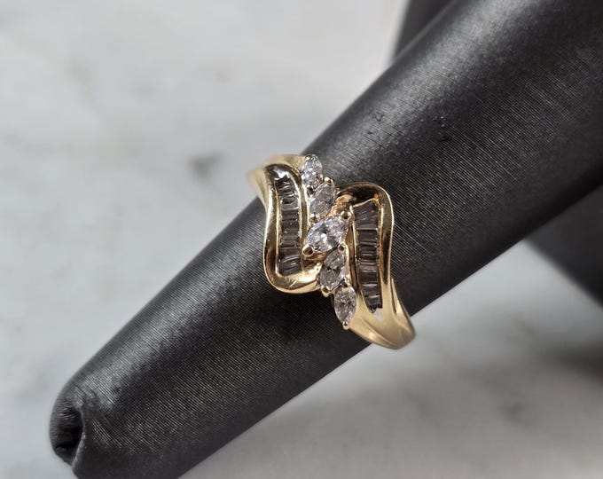 Womens Vintage Estate 14K Yellow Gold Modernist Diamond Ring 3.5g E1956
