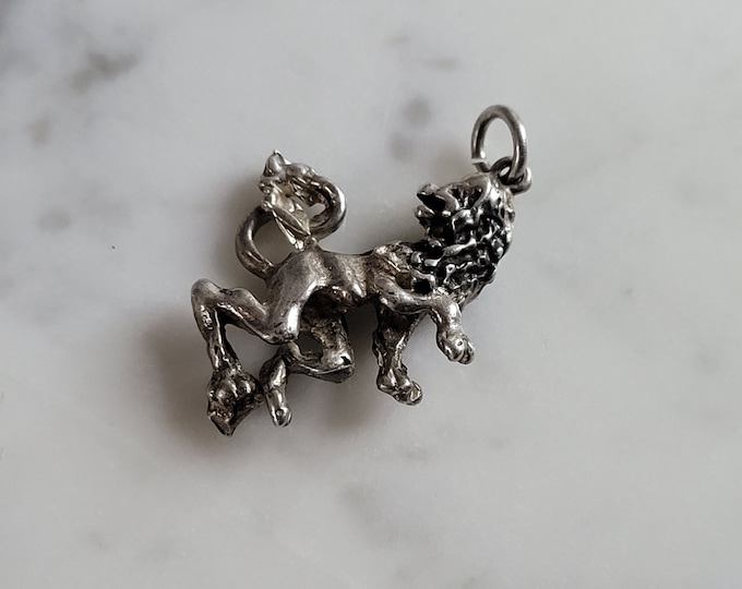 Womens Vintage Estate Sterling Silver Standing Lion Charm 4.5g E4673