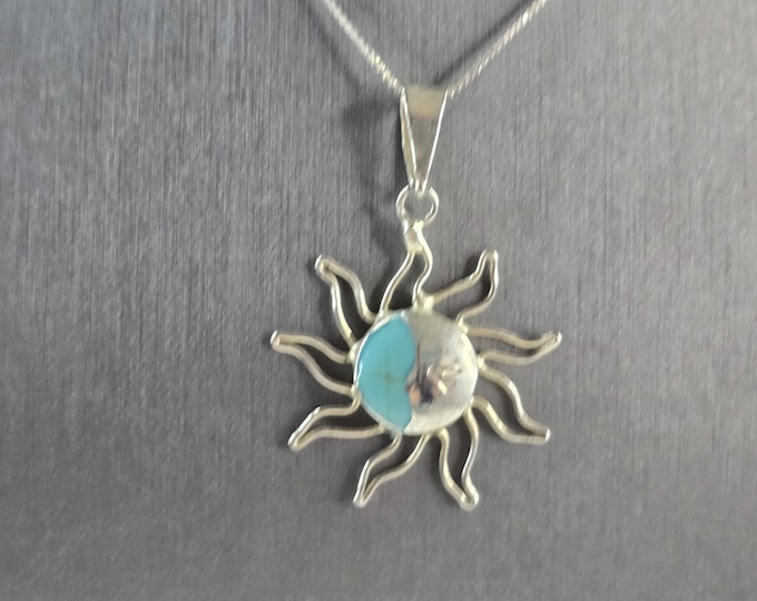 Womens Vintage Estate Sterling Silver Turquoise Sun Pendant Necklace 5.4g E5830