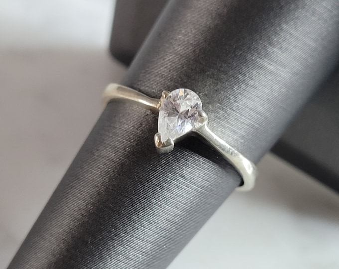 Womens Estate Sterling Silver CZ Ring 2.3g E6670